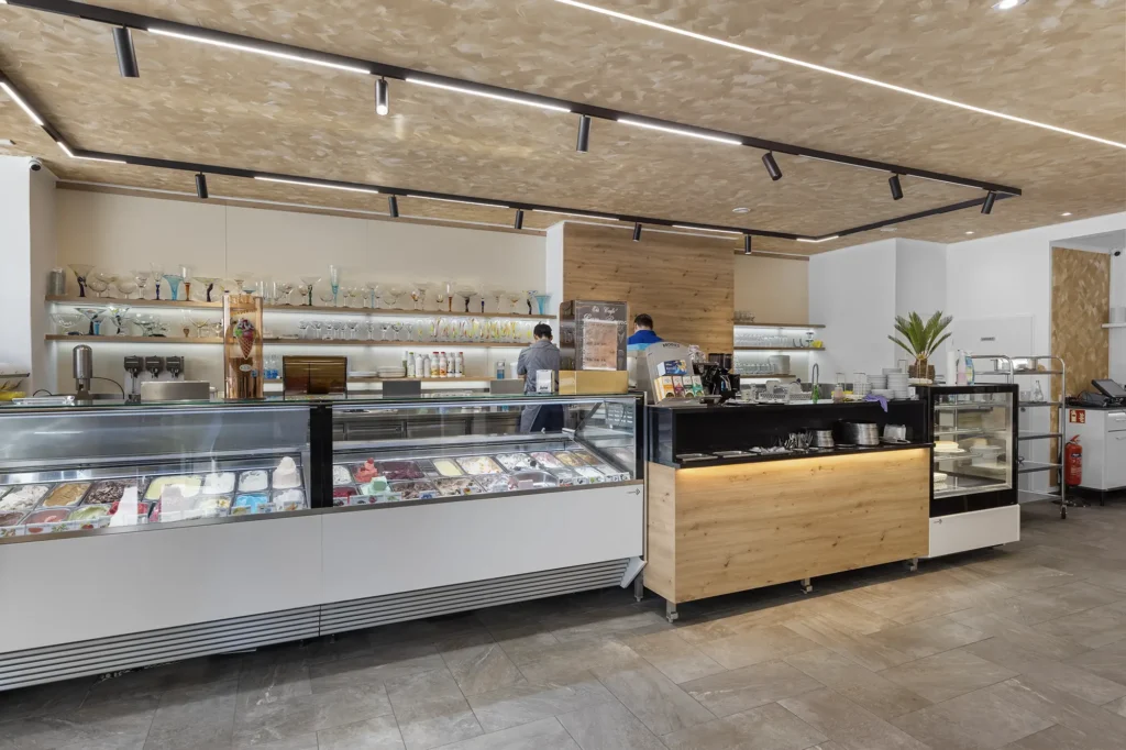 Blick in innere vom Prisma Center